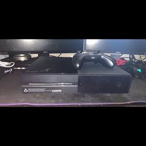 Xbox one (good condition)